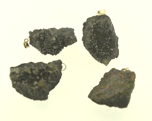 Pingente cristal bruto preto - Tamanhos variados (un) PO-157